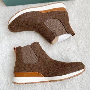 b.o.c Women's BOCSHOE Kara, Pull-on Boots, Brown Wool Combo Fabric, Size 8